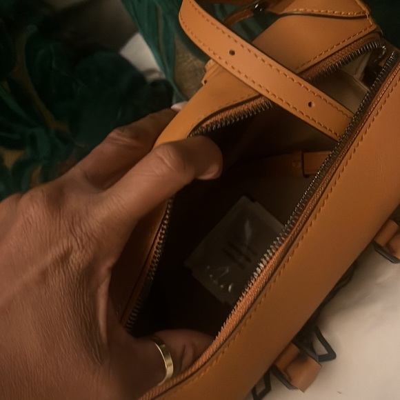 Berlin, Crossbody, MCM tote bag small. New with tag. - Picture 8 of 10